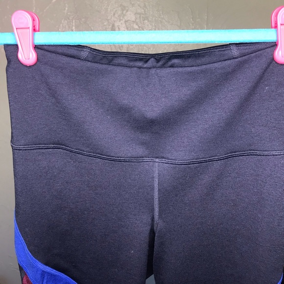 Old navy color block compression work out legging - Picture 3 of 6